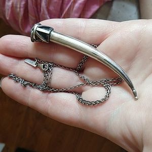 Elizabeth and James chain 925 necklace with talon fang or horn pendant